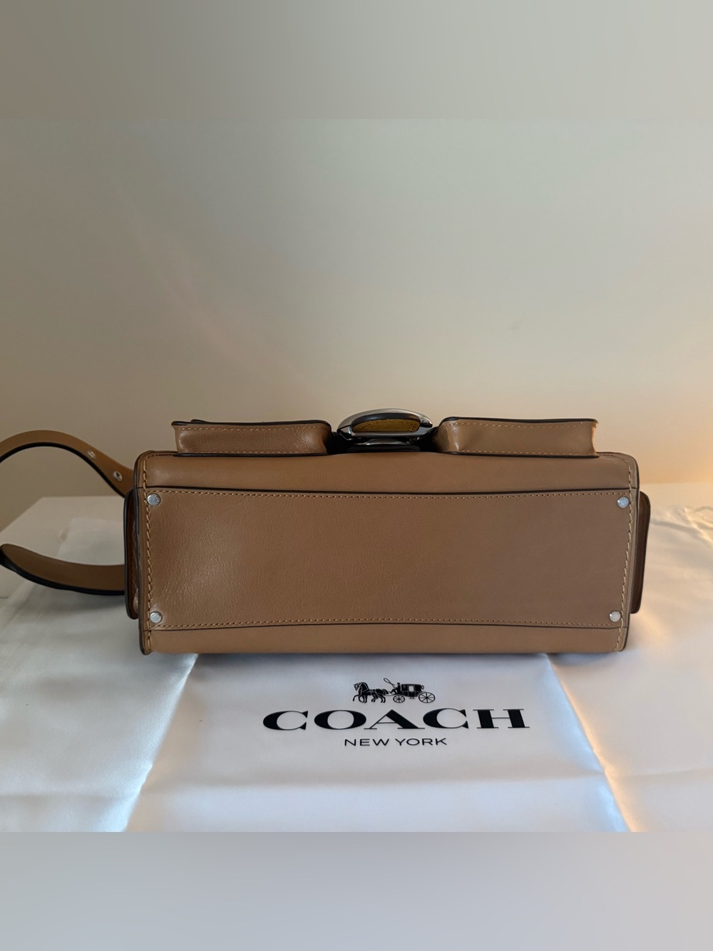 Coach Cargo Pocket Tabby - Picture 6 of 11
